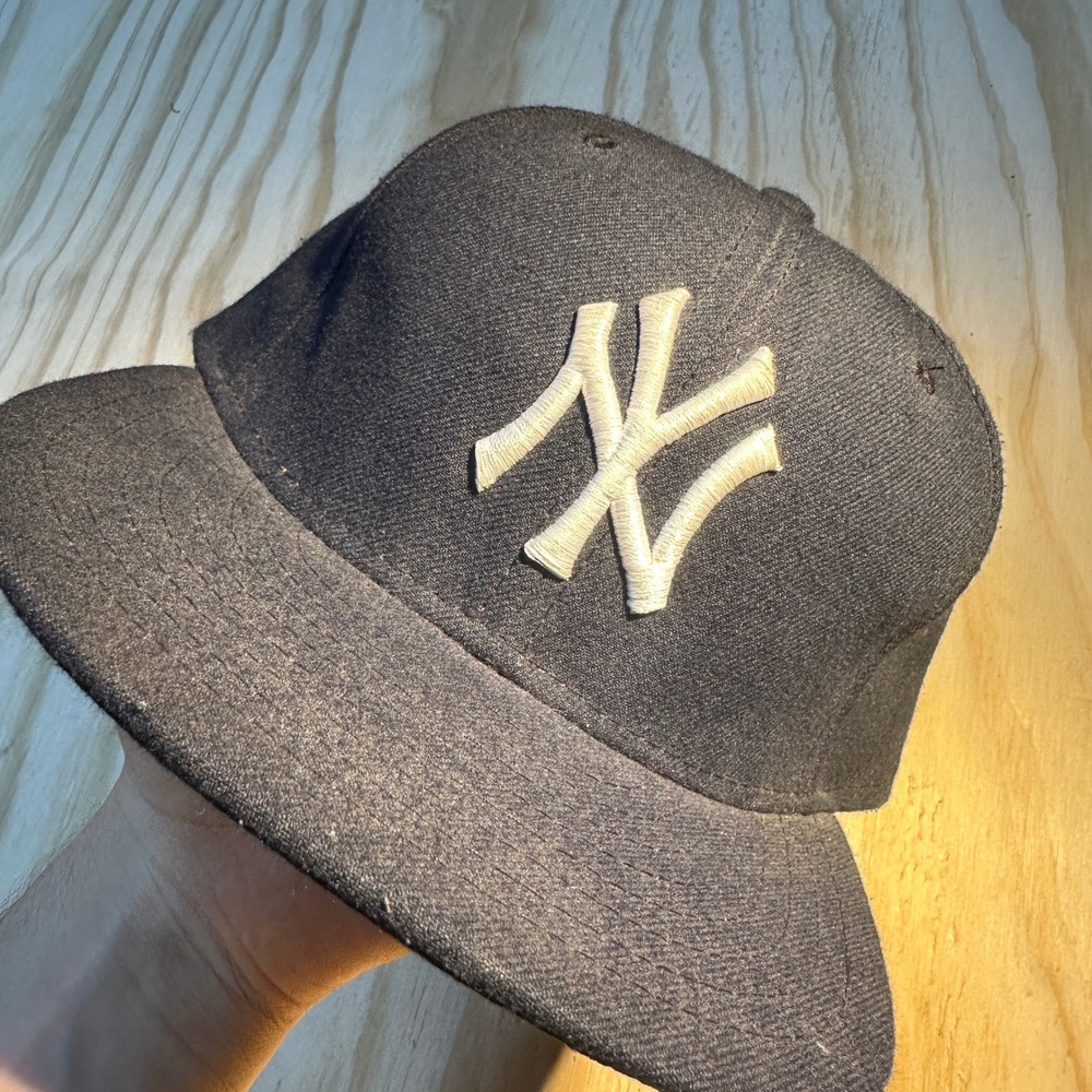 New Era New York Yankees 59FIFTY Fitted Hat Size 7 Navy Blue MLB Cap